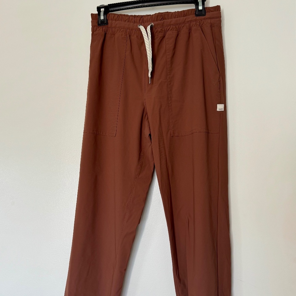 Vuori Miles Jogger Size Medium